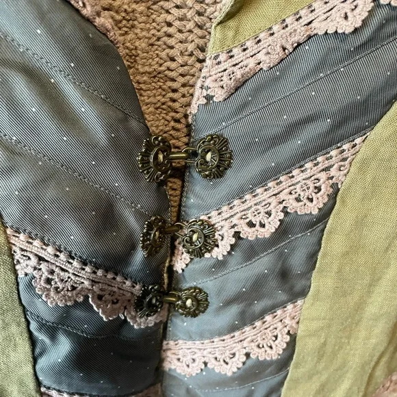 BKE Green and Gray Sleeveless Bustier Top - Picture 4 of 7